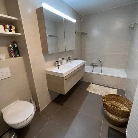 Beautiful 3 Bedroom Garden-appartment Near Knokke-strand Bar Appartamento *